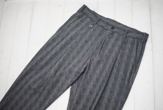 Milok 1 TUCK TROUSERS／TYPE-?
