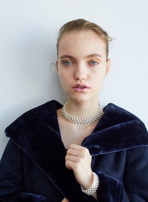 ROOM pearl design choker