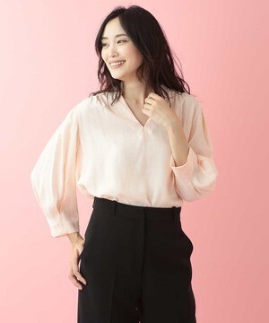 TARA JARMON カットネックドットブラウス