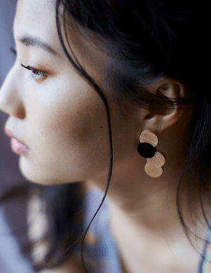 LAZZUL uva pierce Black