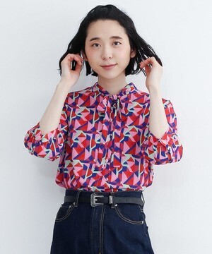 merlot カクカクヨット柄ボウタイ付ブラウス