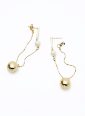 ROOM pointed pearl and metal pierce