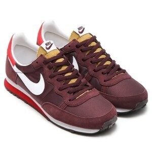 NIKE チャレンジャー