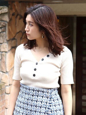ECLIN フロントボタンＶネックニット