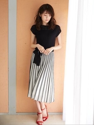 Fabulous Angela 透かしニット×ストライプスカートニットセットアップ