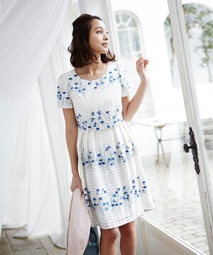 Debut de Fiore シアーボーダーフラワープリントワンピース