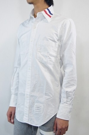 THOM BROWNE.NEW YORK CLASSIC SHIRT W/RWB STRIPE COLLAR IN WHITE OXFORD