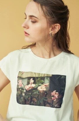 ＋81BRANCA Flower PHOTO non-sleeve Tee