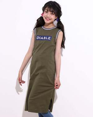 Diable 天竺ロゴプリントスリットワンピース