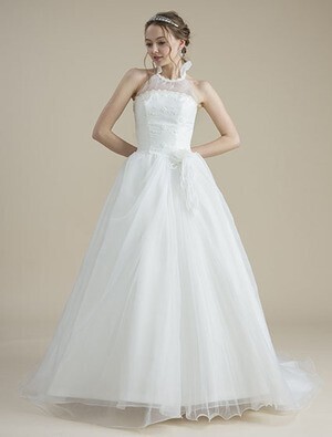 Watabe Wedding Avica オーガンジー・ホルターネック・プリンセスラインウェディングドレス