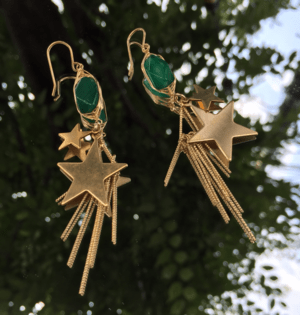 Brooklyn Charm グリーンアゲート×ダブルスターハングメタルピアス(4780J0121)