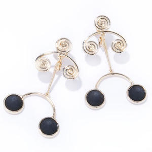 IRIS47 spiral earring