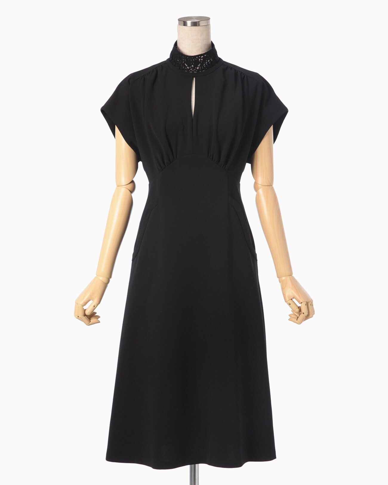 Mame Kurogouchi Embroidery Collar A-Line Dress