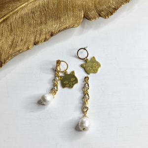 Brooklyn Charm ネコFaceパールバックキャッチデザインピアス(4780J0133)