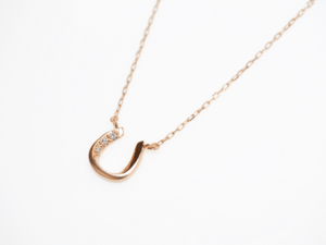 Sweets Jewelry Market 【SJ01909】 K10YG(イエローゴールド)　ダイヤモンド 0.01ct ホースシュー (馬蹄) ネックレス