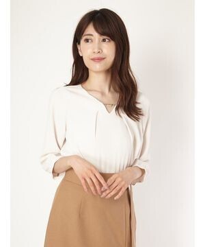 Fabulous Angela 2Wayフロントパールバー付とろみハートネックブラウス