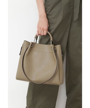 NATURAL BEAUTY BASIC メタルハンドルタックショルダー