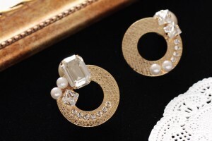 Emiko Watanabe collection ビジュー＆メタルピアスP3136