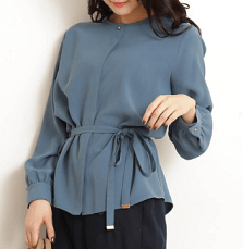 N.Natural Beauty Basic* ベルト付ゴールドパーツブラウス