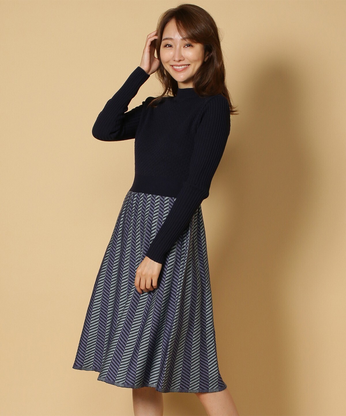 And Couture ヘリンボーン切替ニットワンピース
