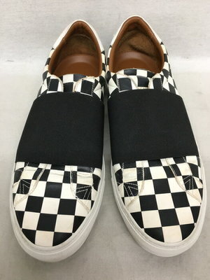 GIVENCHY ﾁｪｯｸｽﾘｯﾎﾟﾝ