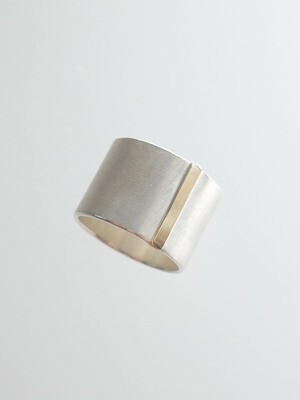 revie objects 〈SIDE〉straight line ring