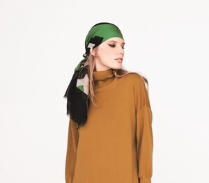 wb Scarf