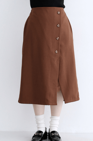 merlot フロントボタンアシンメトリースカート