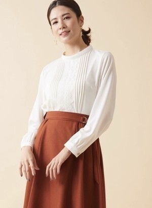 Fabulous Angela レース×ピンタックスタンドブラウス