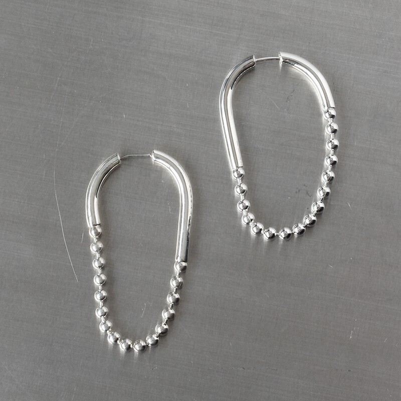 e.m ピアス