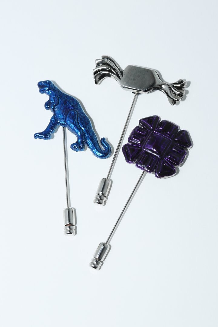 TOGA VIRILIS PINS SET 1