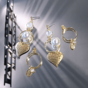 Brooklyn Charm クリスタル×パールハートバックキャッチピアス