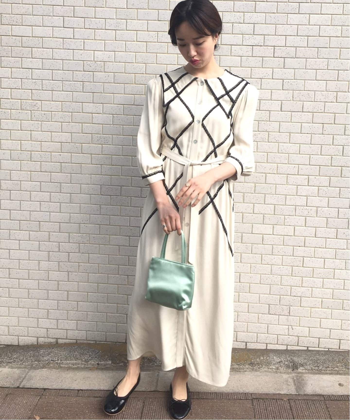 Alexa Chung レースサテンドレス