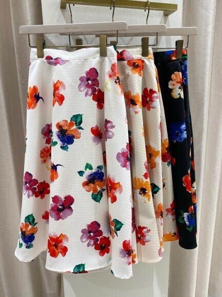 And Couture カラフルフラワースカート