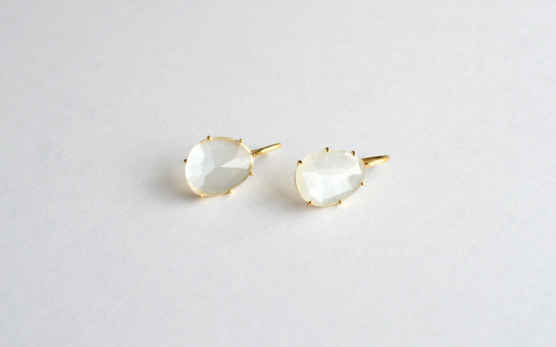 Magnolia12 MOONSTONE EARRINGS(18K)