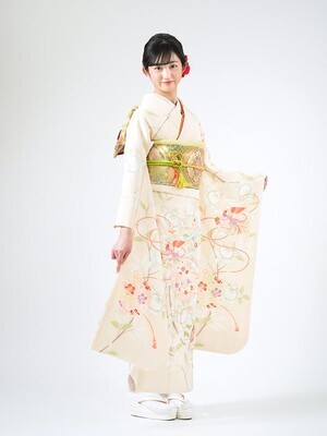 KIMONO-PRO 【最高級の上質な振袖レンタル】Mサイズ アイボリー色