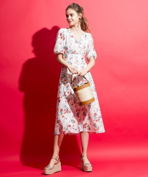 And Couture フラワーレースカシュクール5分袖ワンピース