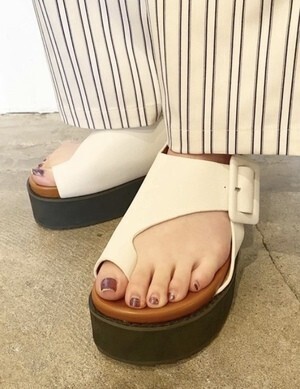 G.V.G.V. PLATFORM LEATHER SANDALS