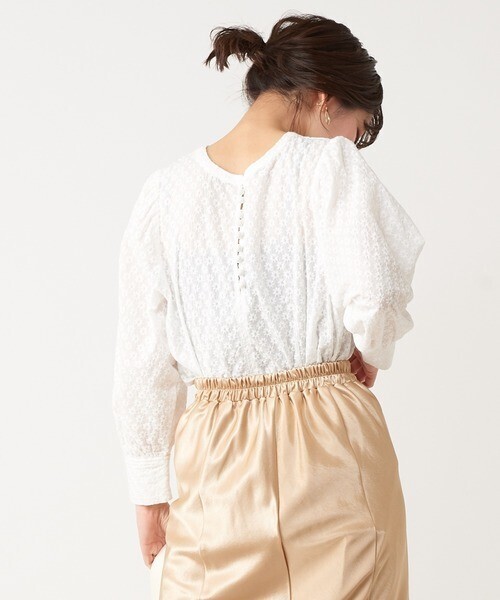 natural couture マーガレット刺繍2WAYブラウス