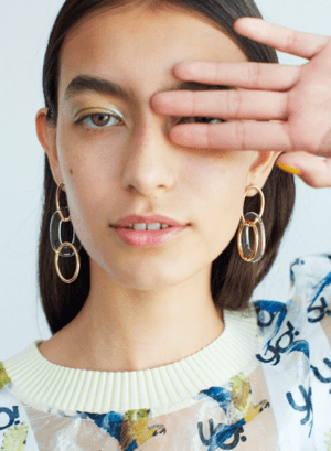 ROOM clear pivot earring