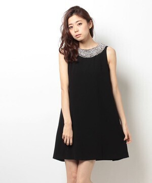 GRACE CONTINENTAL フレアー刺繍ワンピース