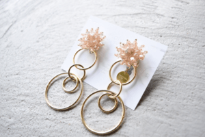 Matilda rose beads shower Matilda charm/イヤリング