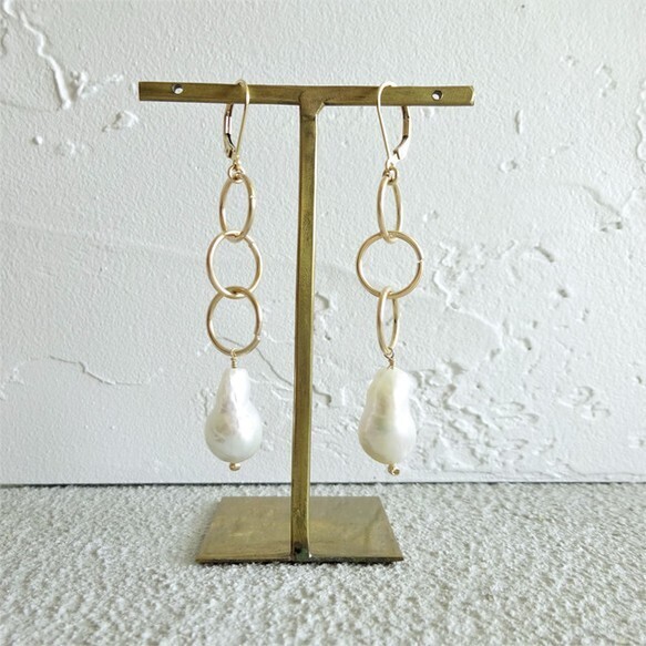 m a r i n a JEWELRY Freshwater pearls triple ring earring