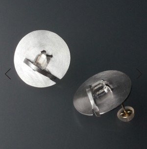 revie objects ●zipper earrings Quartz
