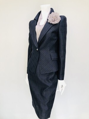 VELLA SUITS