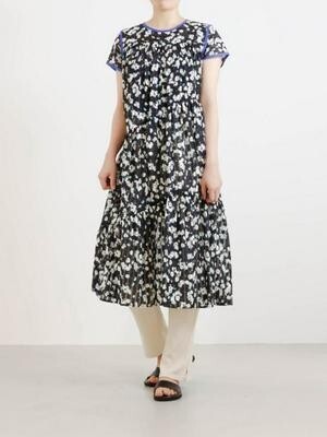MIDIUMISOLID シアーボーダーフラワープリントティアードワンピース