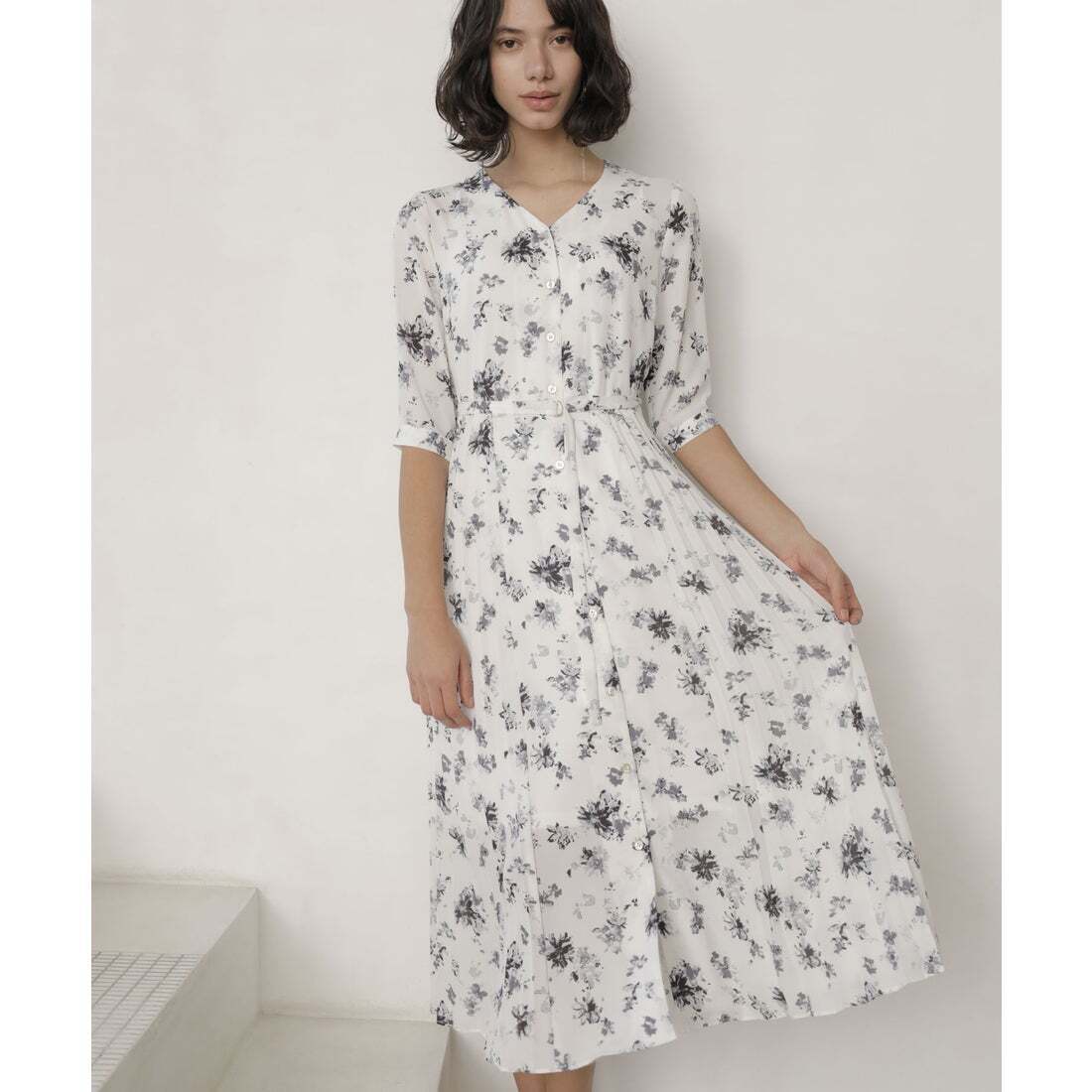 TONAL ニュアンスフラワーサイドプリーツオープンワンピース
