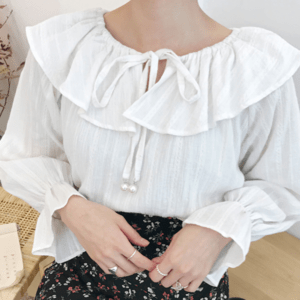 MERONGSHOP フェイクパールポイントフリルオフショルブラウス