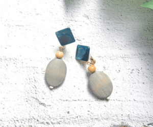 mia trim 【m-057E①】ウッドアクリルイヤリング