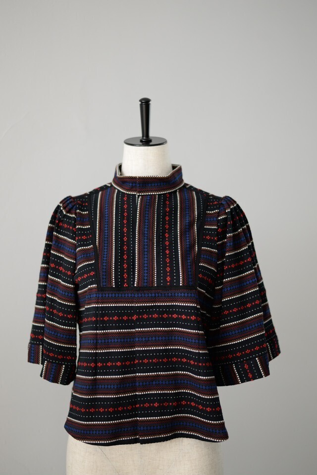 LOKITHO JACQUARD KNIT TOP
